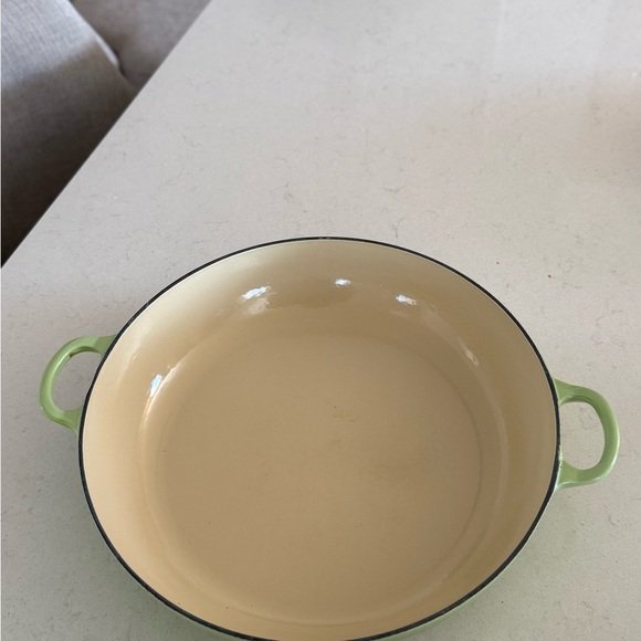 Le Creuset Round Lime Green Cast Iron Dutch Oven - Picture 3 of 5